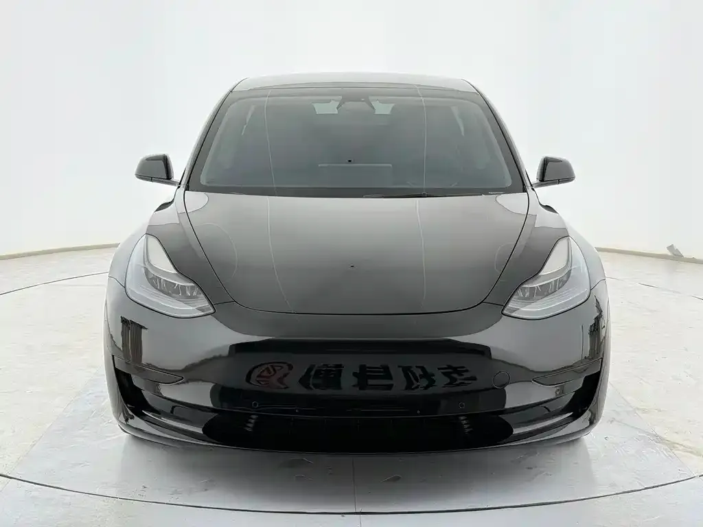 Tesla Model 3 — фото 4