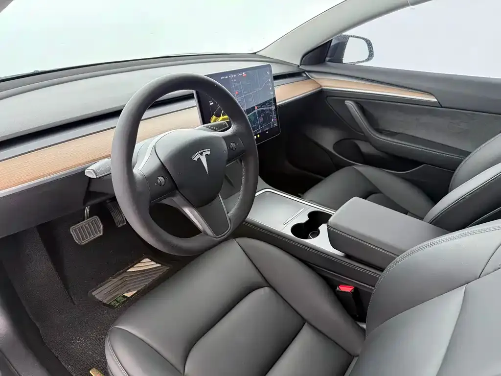 Tesla Model 3 — фото 6