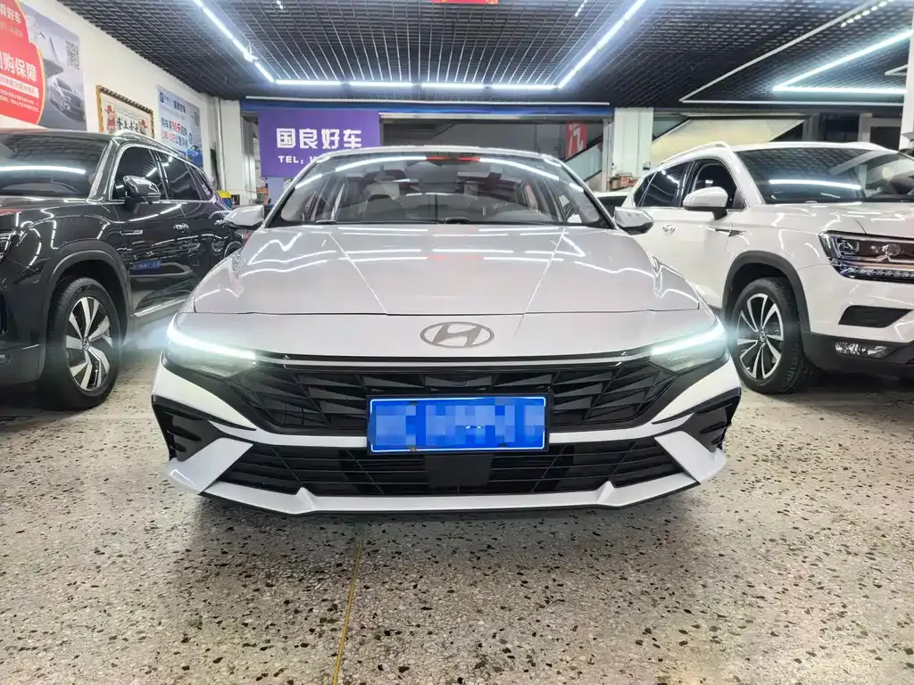 Hyundai Elantra — фото 8