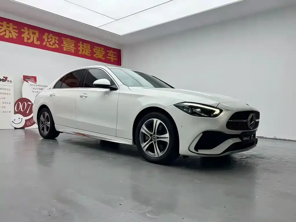 Mercedes-Benz C-Class — фото 1