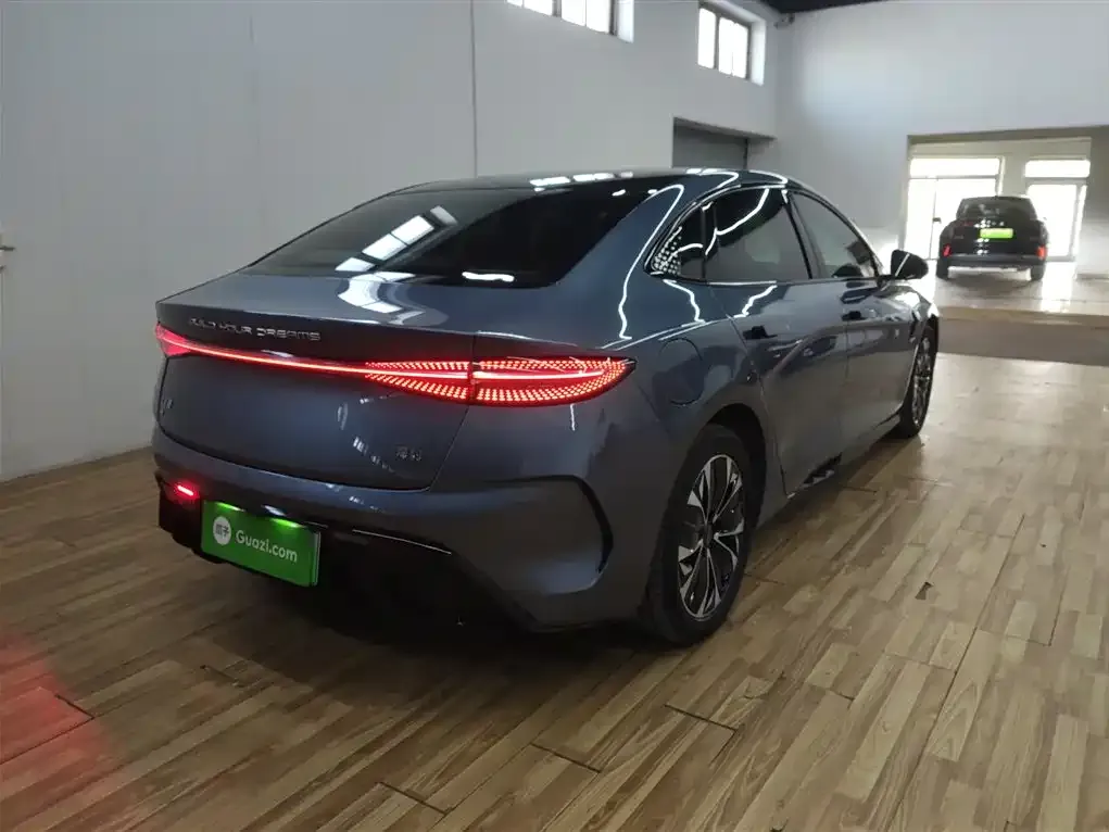 BYD Seal — фото 10