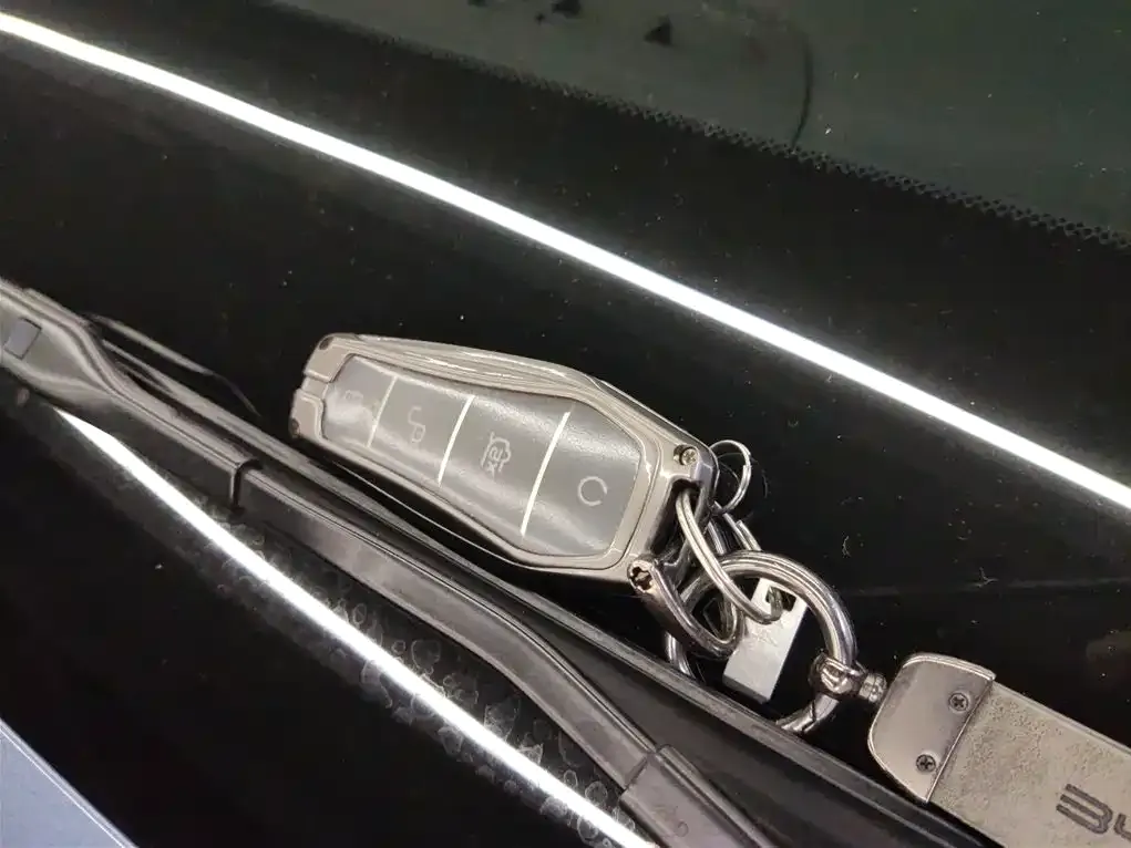 BYD Seal — фото 2