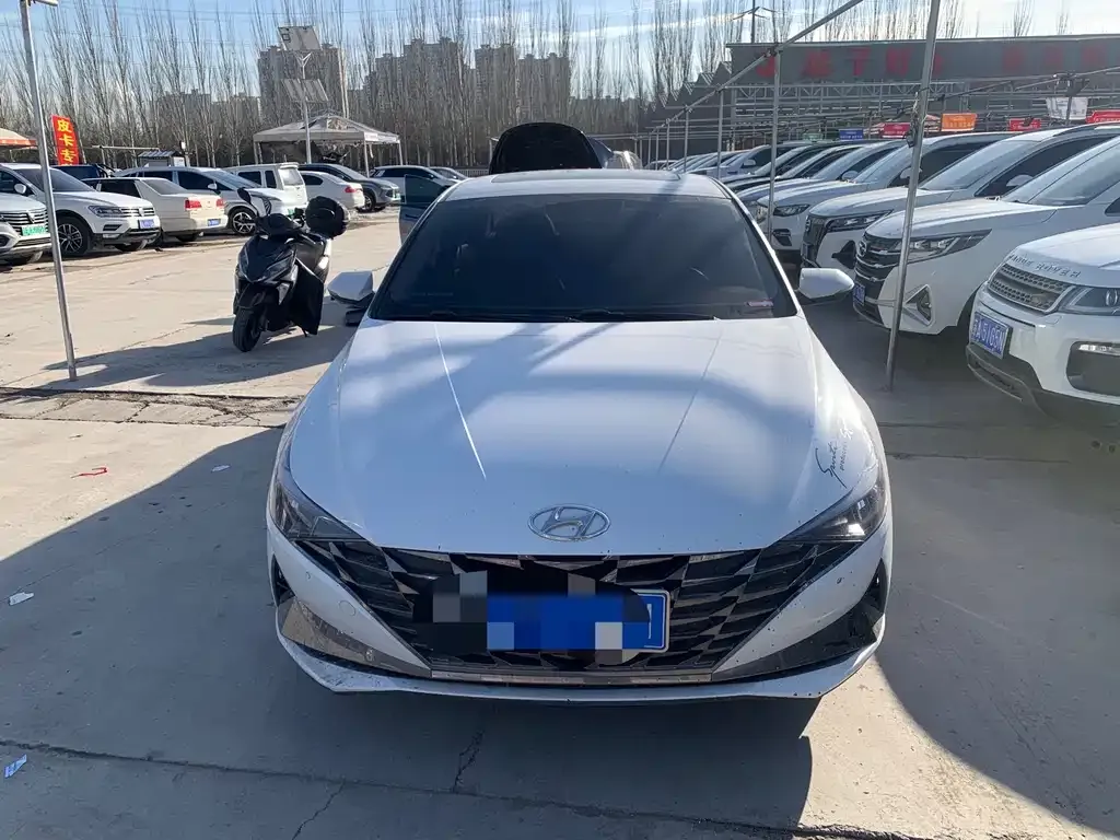 Hyundai Elantra — фото 4