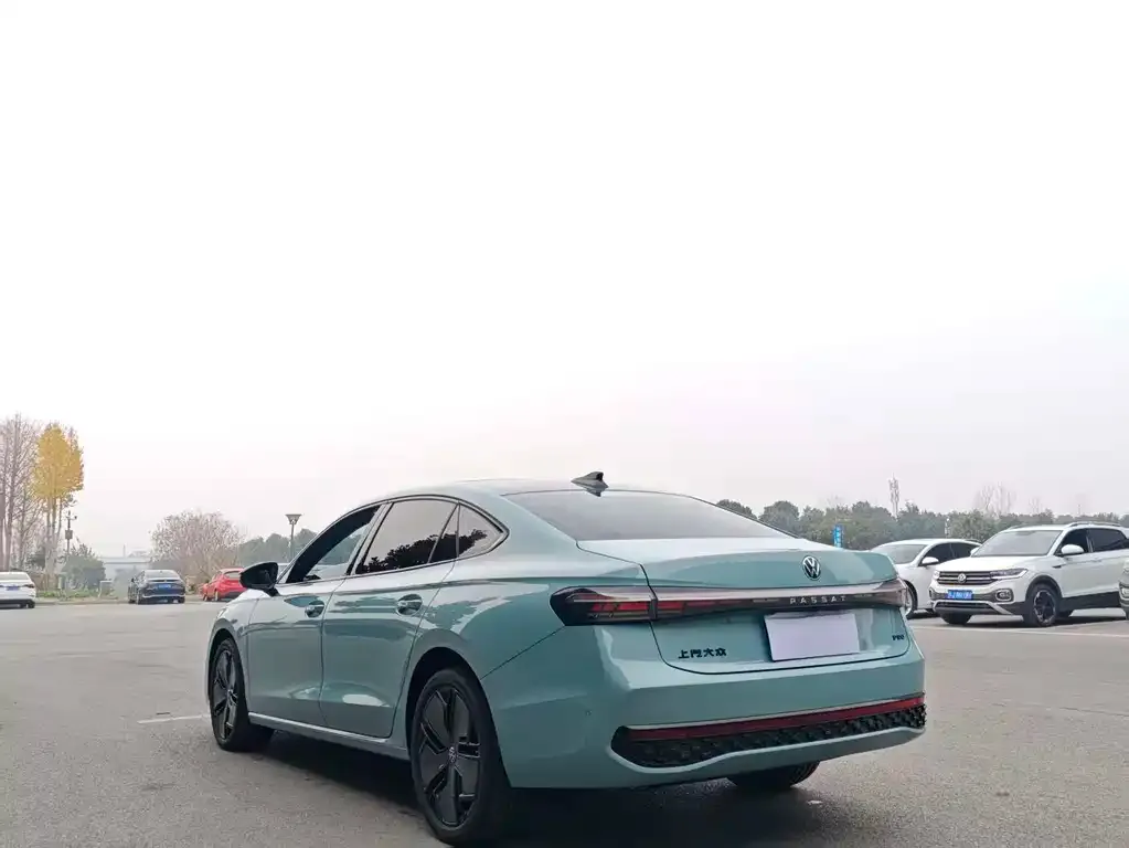 Volkswagen Passat — фото 5