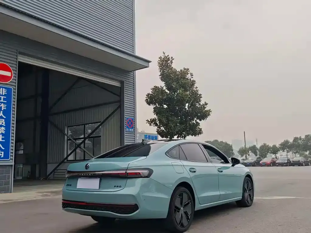 Volkswagen Passat — фото 6