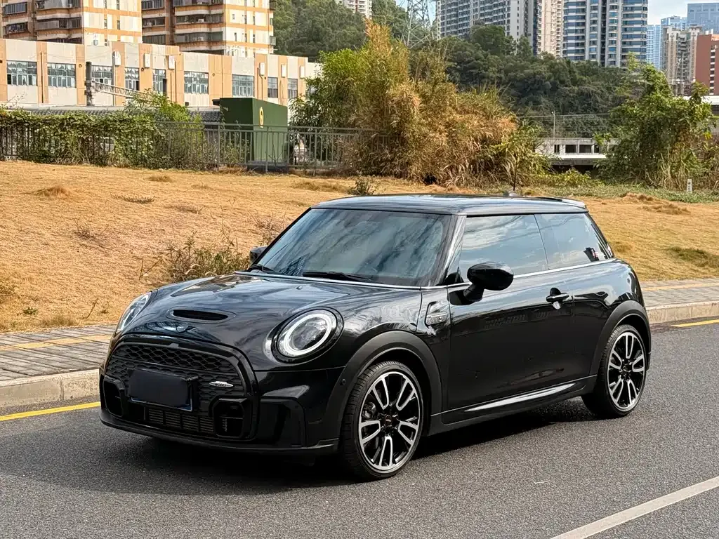 MINI Cooper (3-door) — фото 1
