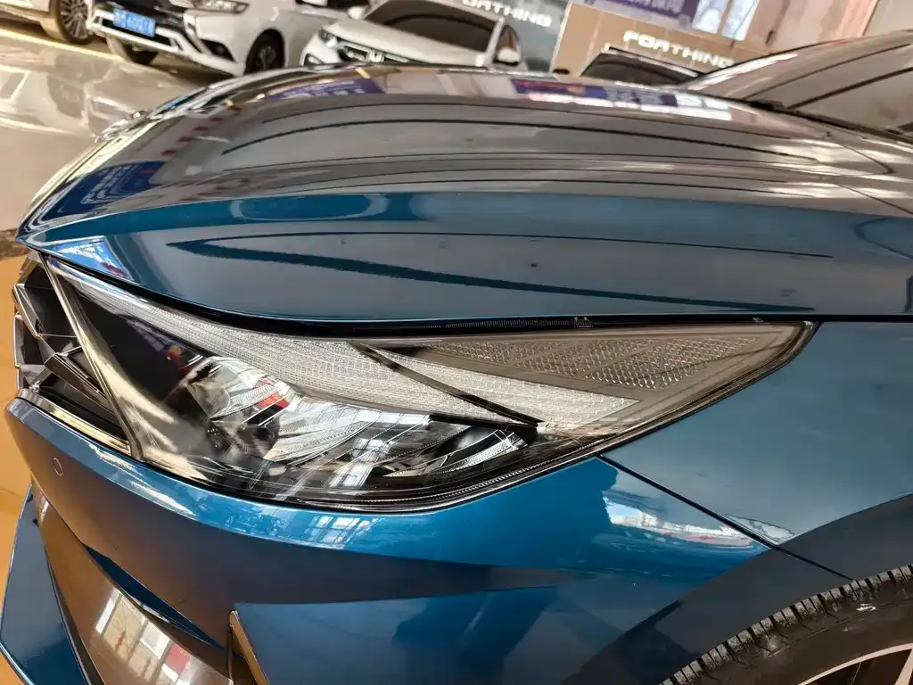 Hyundai Elantra — фото 7