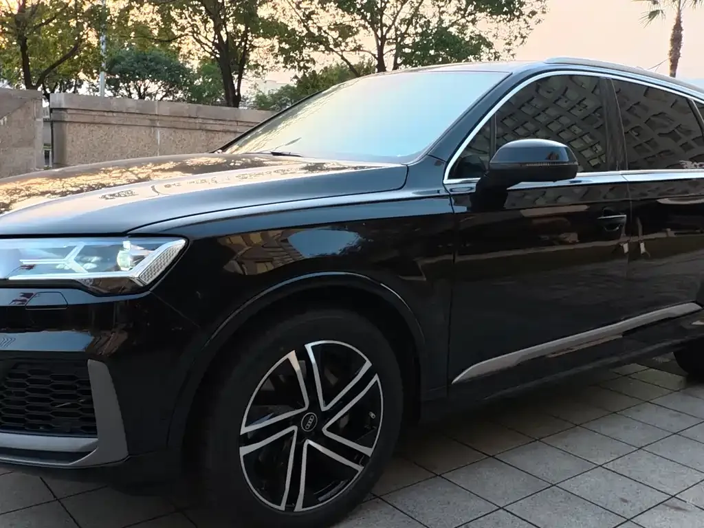 Audi Q7 — фото 3