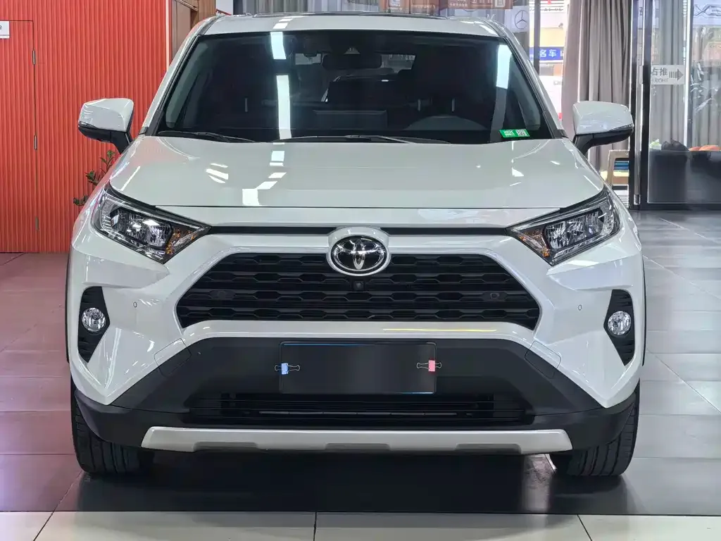Toyota RAV4 — фото 2