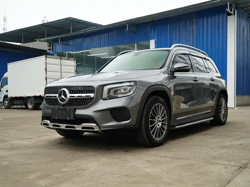 Mercedes-Benz GLB — фото 1
