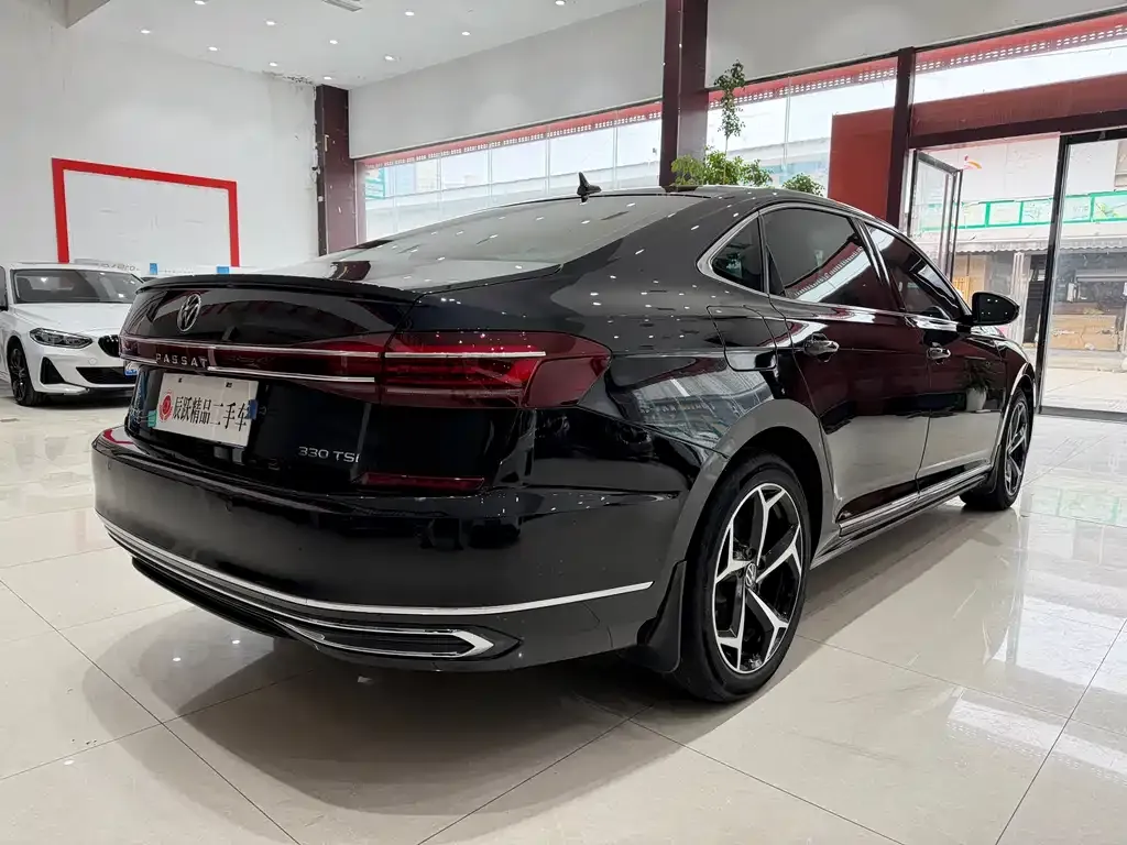 Volkswagen Passat — фото 4