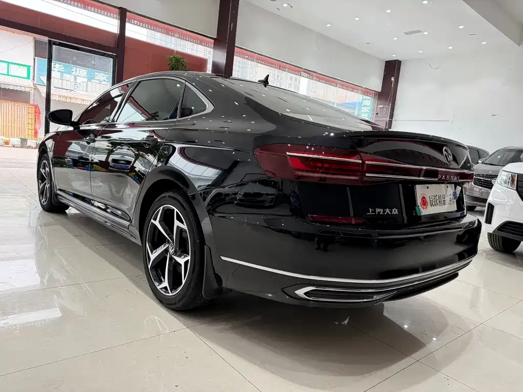 Volkswagen Passat — фото 5