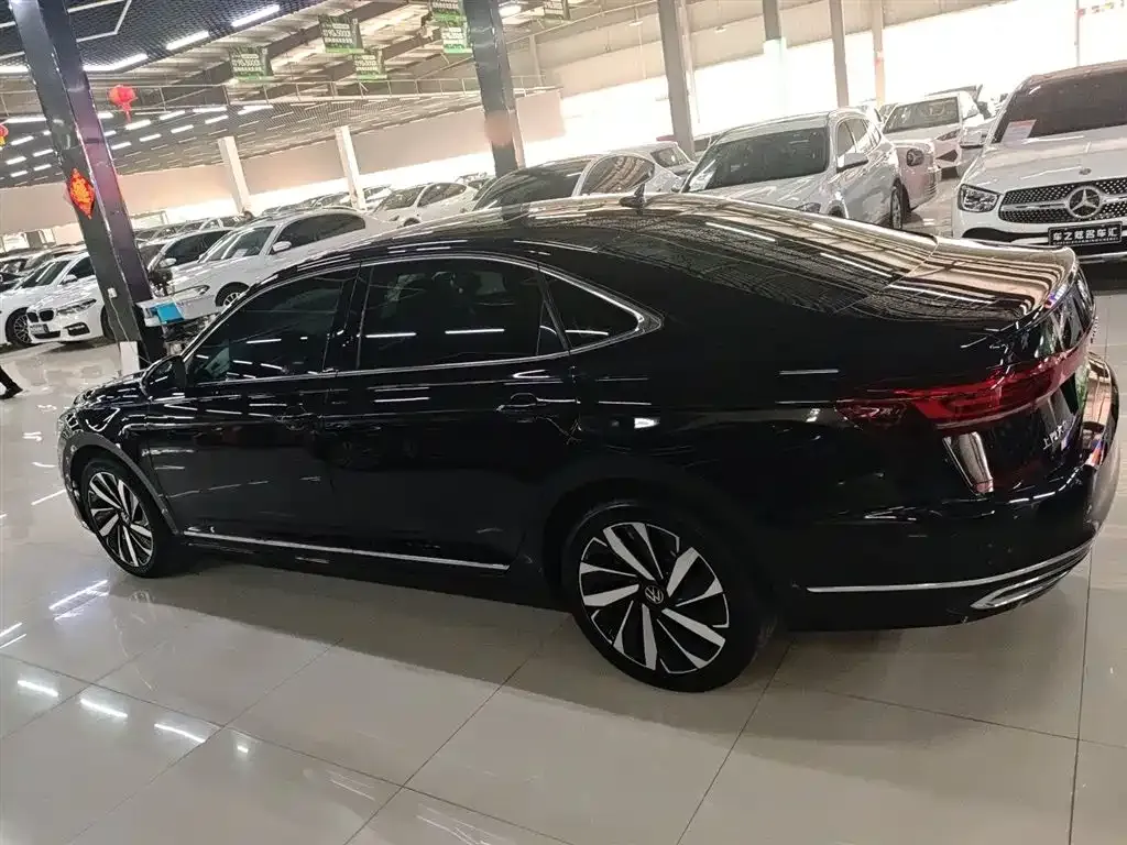 Volkswagen Passat — фото 8