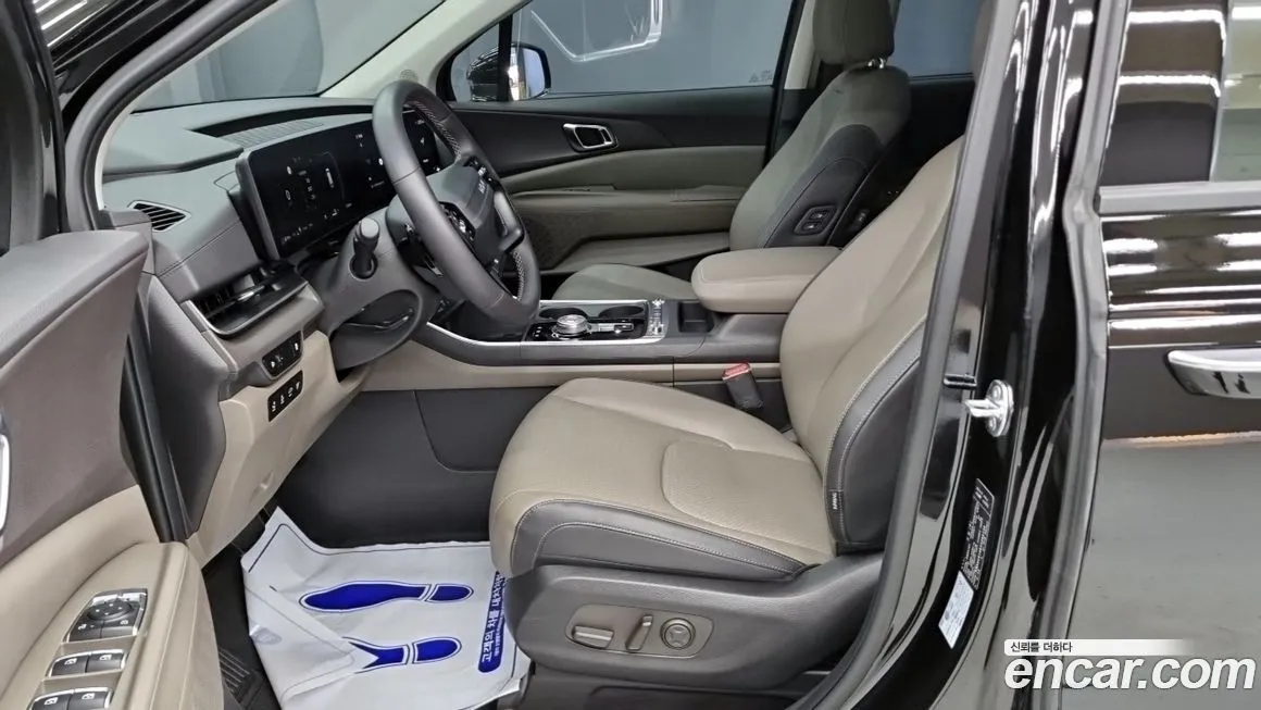 Kia Carnival — фото 10