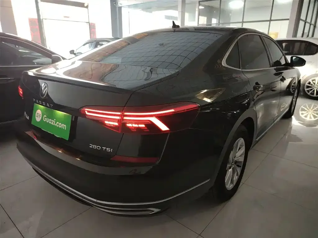 Volkswagen Passat — фото 7