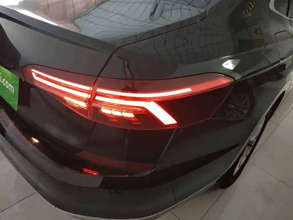Volkswagen Passat — фото 8