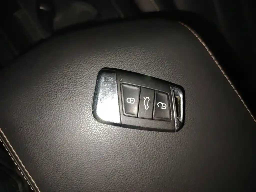 Volkswagen Passat — фото 9