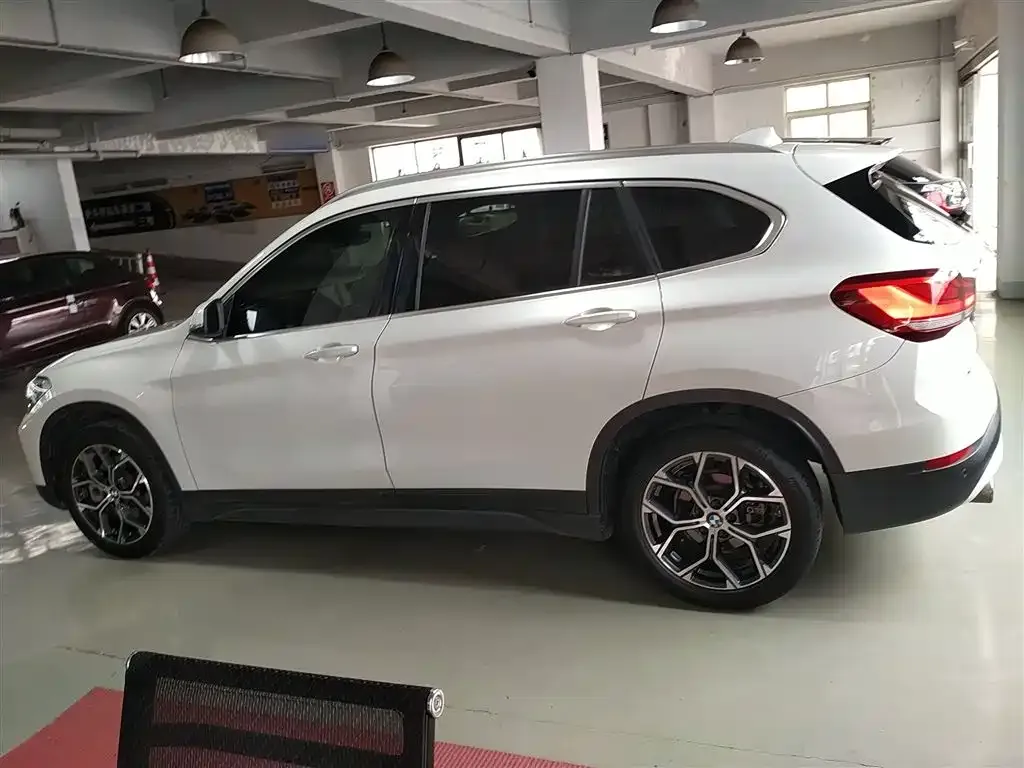 BMW X1 — фото 5