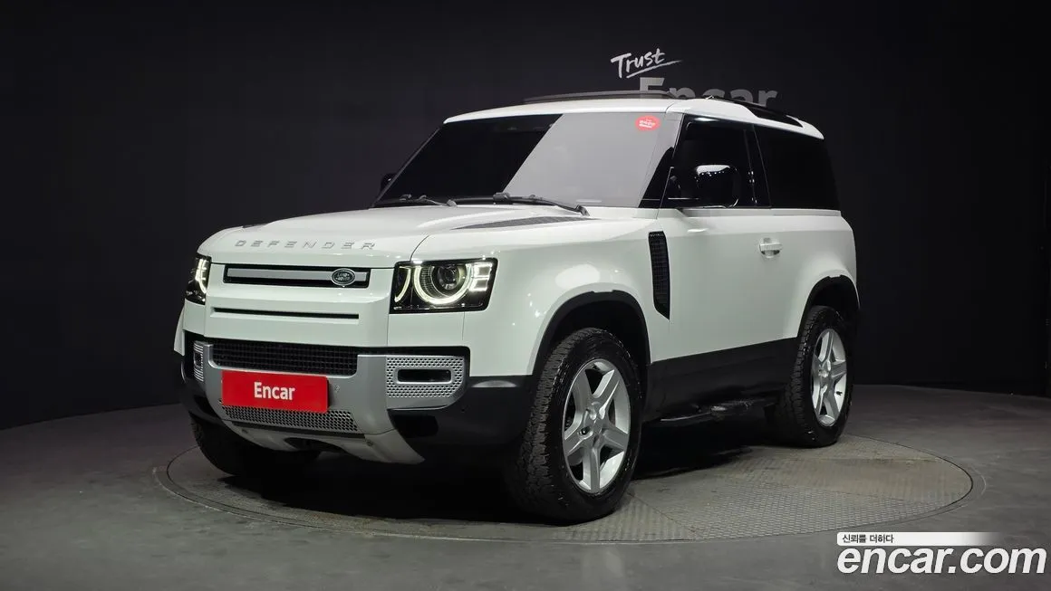 Land Rover Defender — фото 1