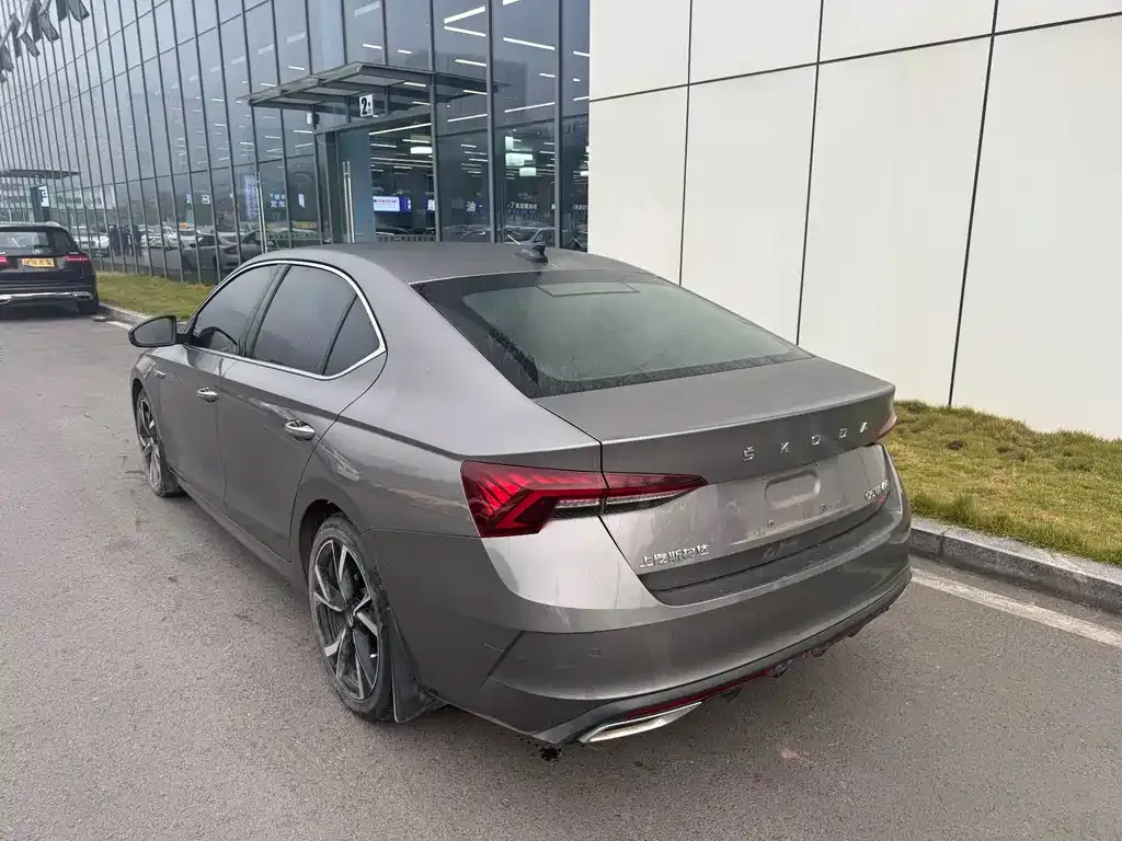 Skoda Octavia — фото 6
