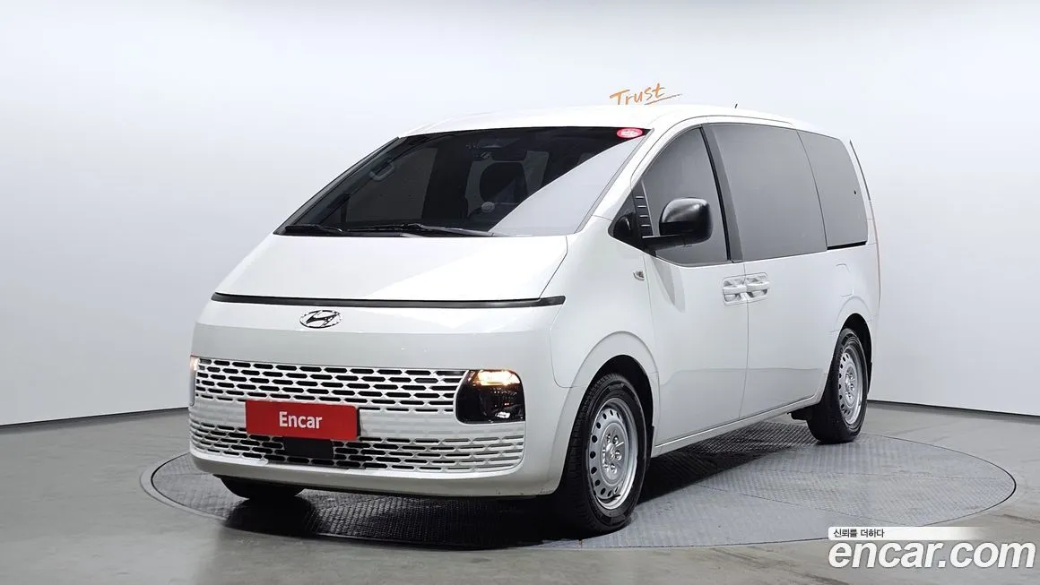 Hyundai Staria — фото 1