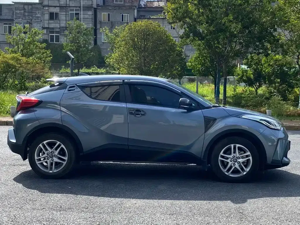 Toyota C-HR — фото 8