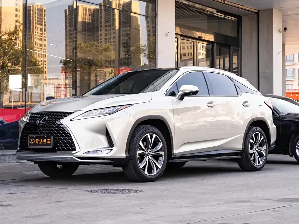 Lexus RX — фото 1