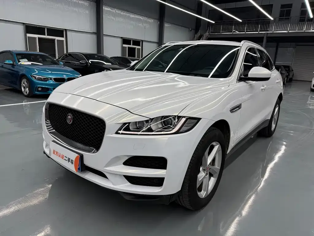 Jaguar F-PACE — фото 1