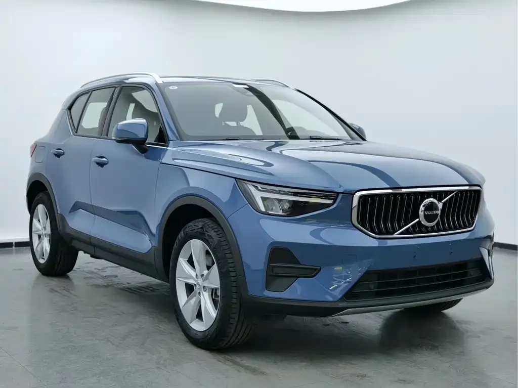 Volvo XC40 — фото 6
