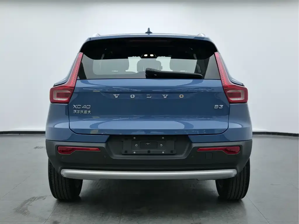 Volvo XC40 — фото 2