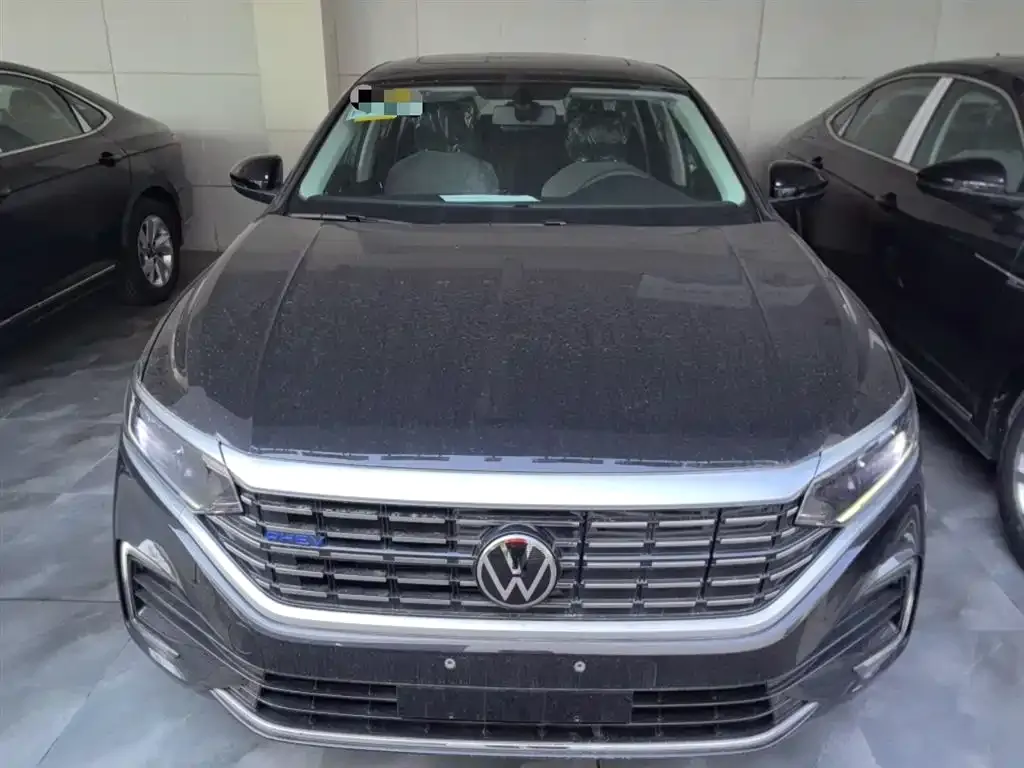 Volkswagen Passat New Energy — фото 3