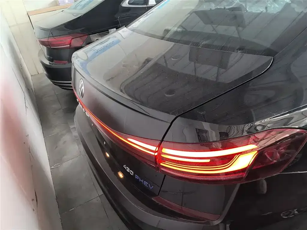 Volkswagen Passat New Energy — фото 9