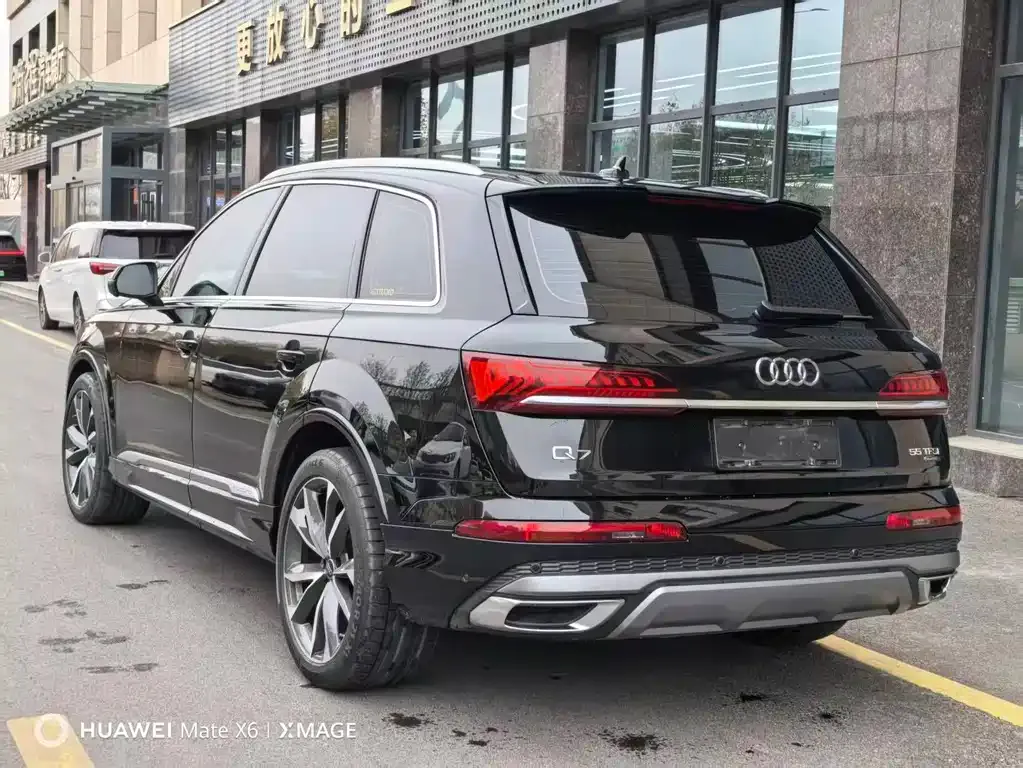 Audi Q7 — фото 9