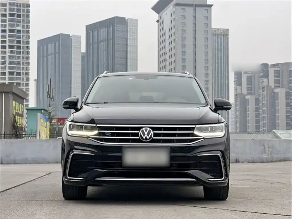 Volkswagen Tiguan L — фото 3