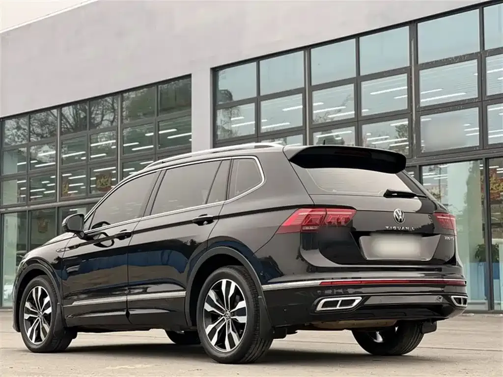 Volkswagen Tiguan L — фото 5
