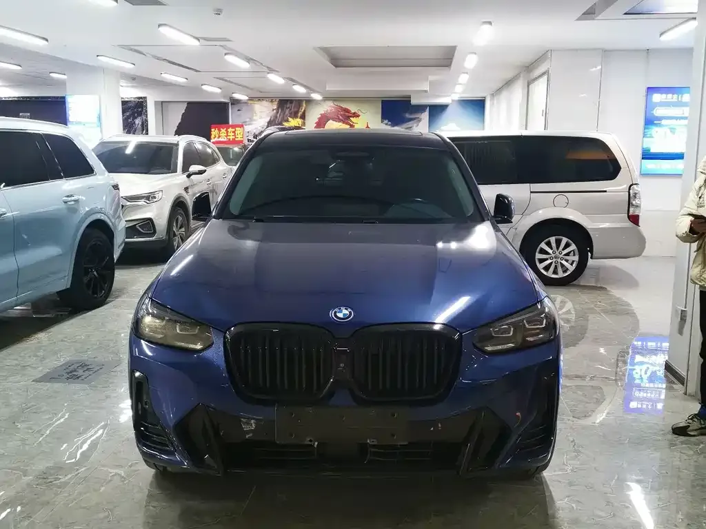 BMW iX3 — фото 1