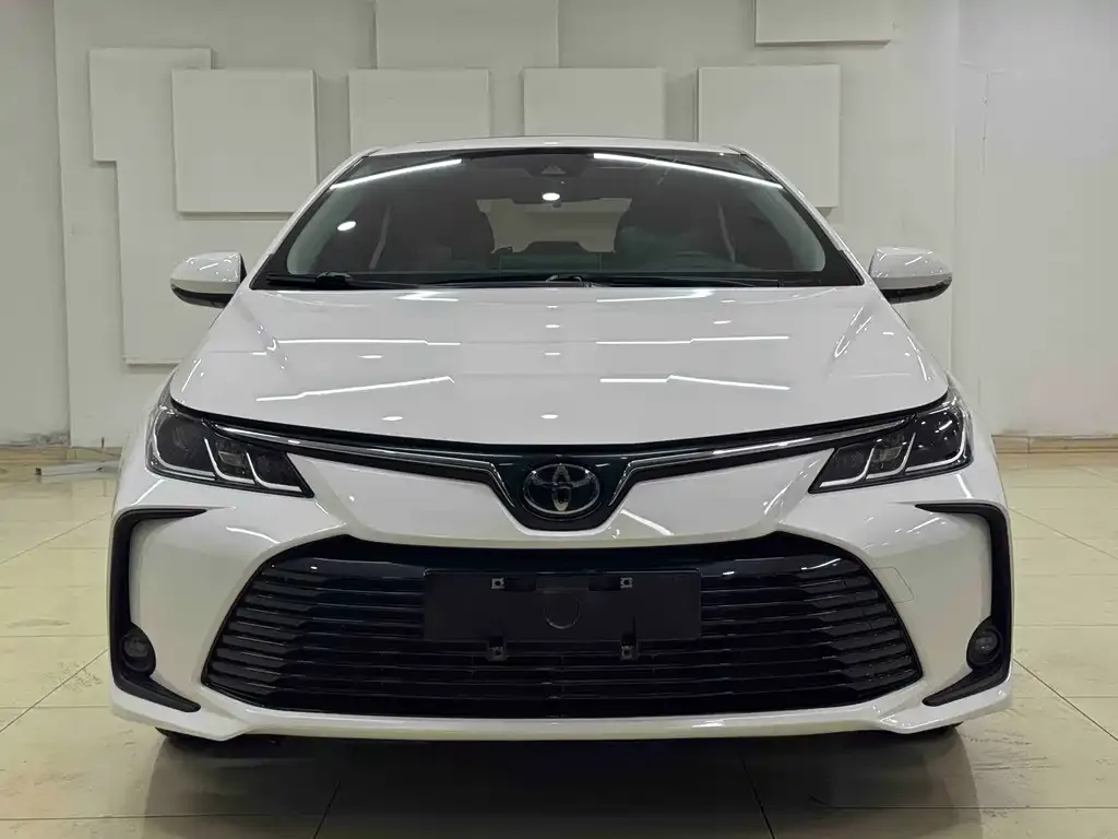Toyota Corolla — фото 4