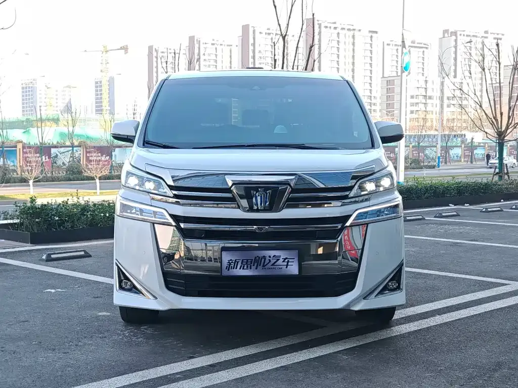 Toyota Vellfire — фото 4