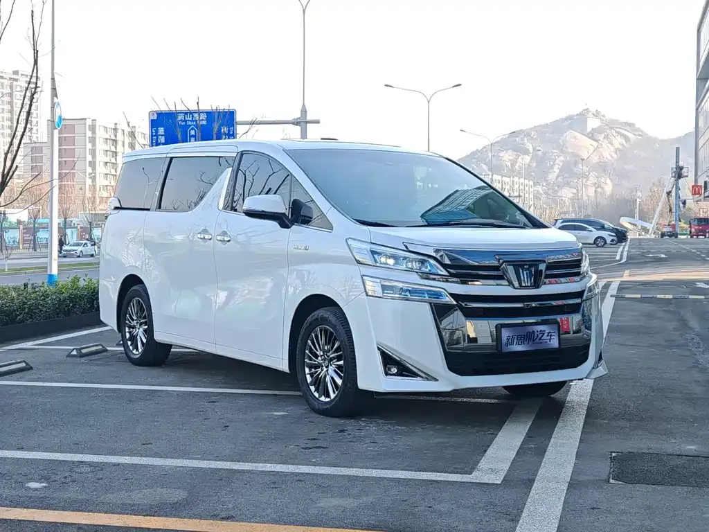Toyota Vellfire — фото 7