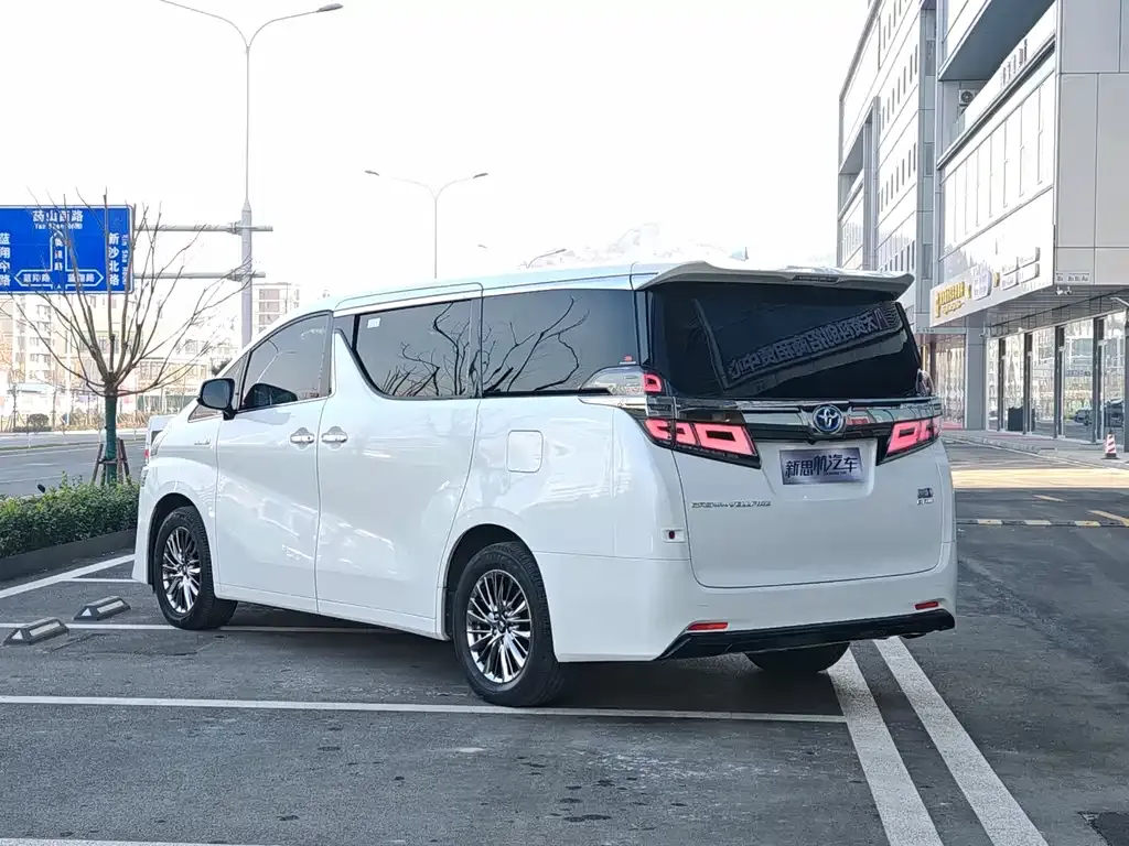 Toyota Vellfire — фото 6