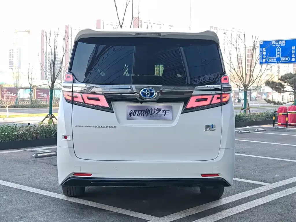 Toyota Vellfire — фото 9