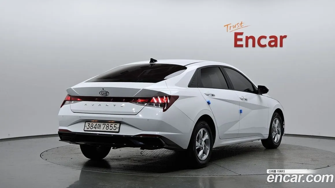 Hyundai AVANTE — фото 3