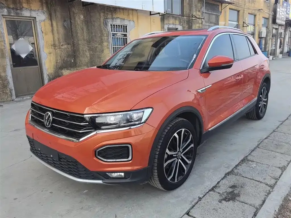 Volkswagen T-Roc — фото 1