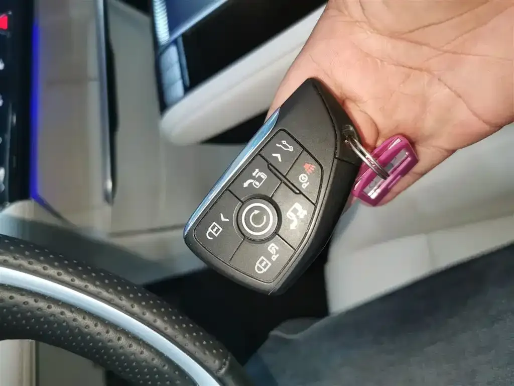 Buick GL8 Hybrid — фото 3