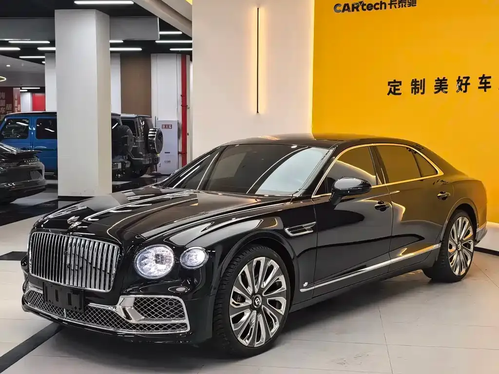 Bentley Flying Spur — фото 1