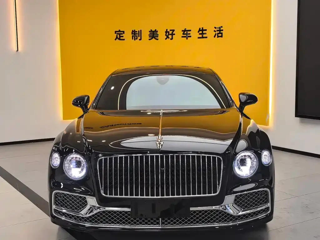 Bentley Flying Spur — фото 3