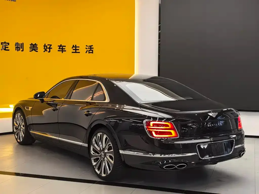 Bentley Flying Spur — фото 7