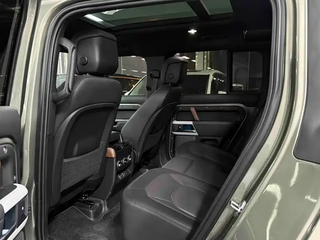 Land Rover Defender — фото 4