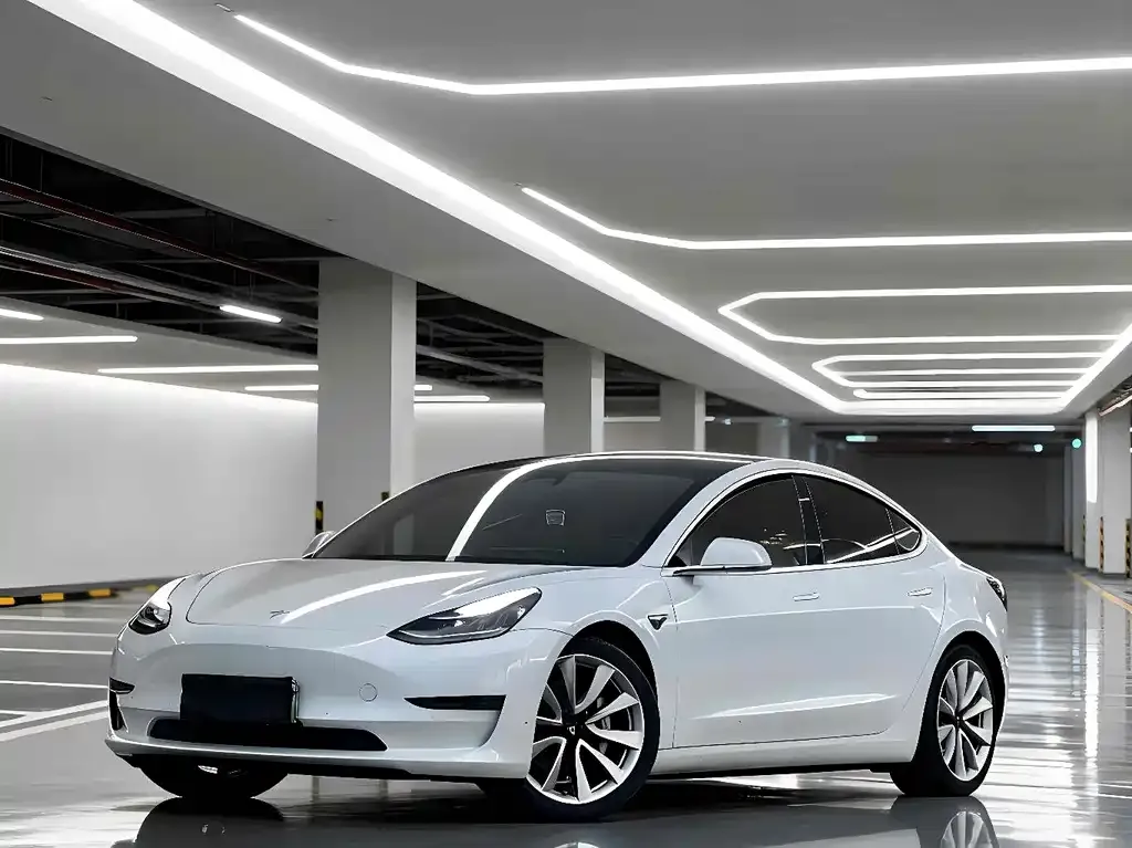 Tesla Model 3 — фото 1