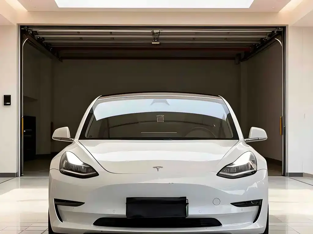Tesla Model 3 — фото 2